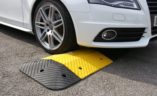 Rubber speed bump 75mm